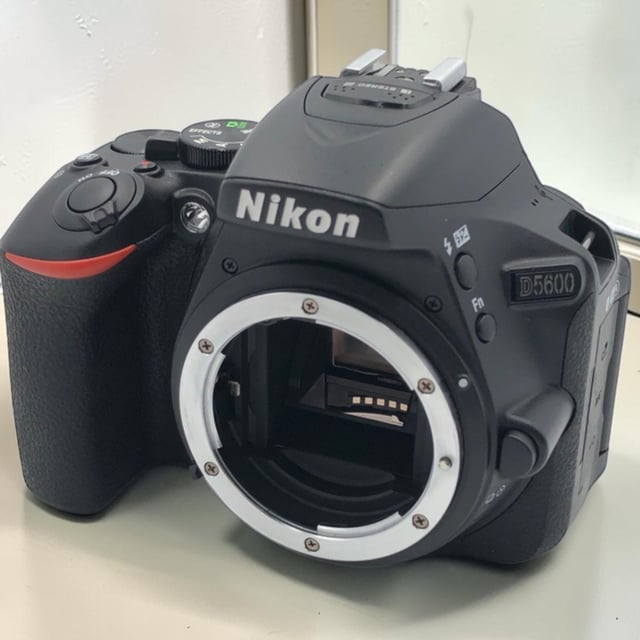 D5600 ボディ