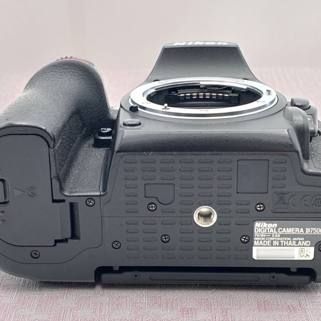 D7500 ボディ