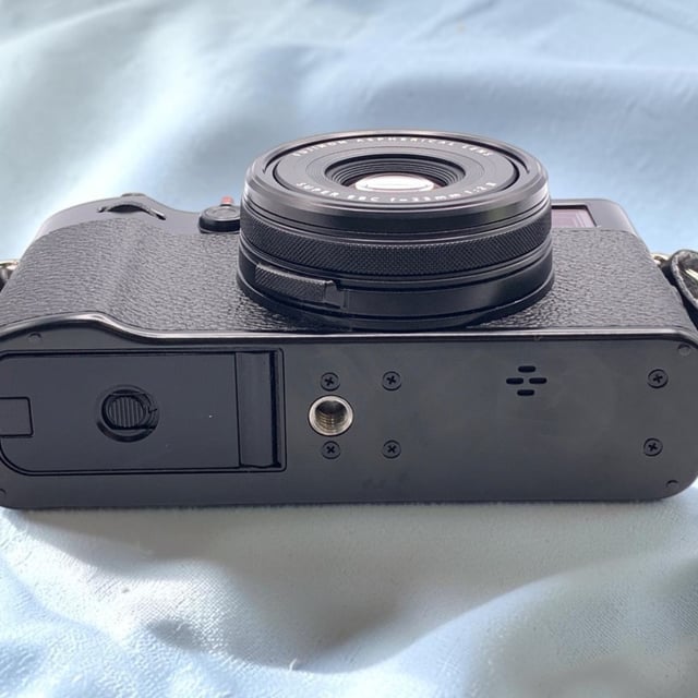 X100V "ブラック"