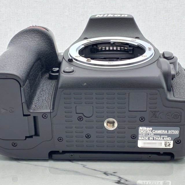 D7500 ボディ