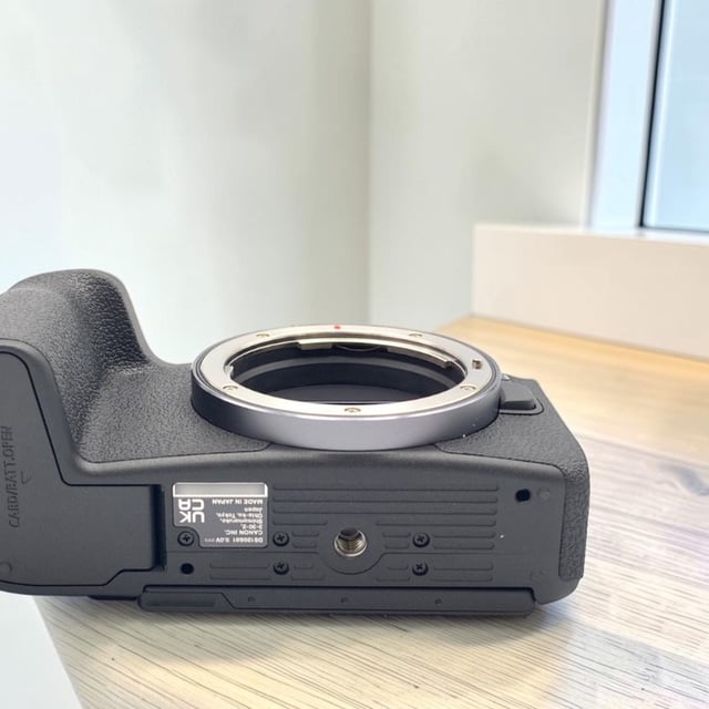 EOS R8 ボディ