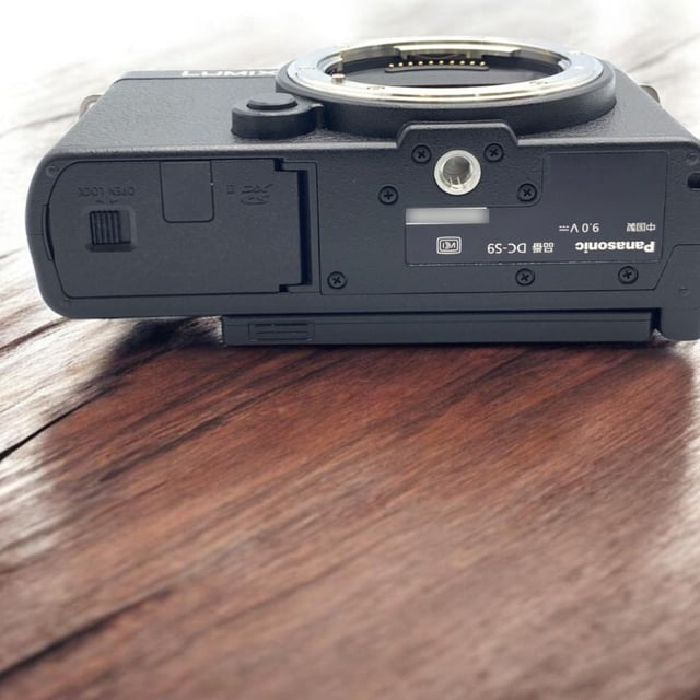 LUMIX S9(DC-S9) ボディ "ジェットブラック"