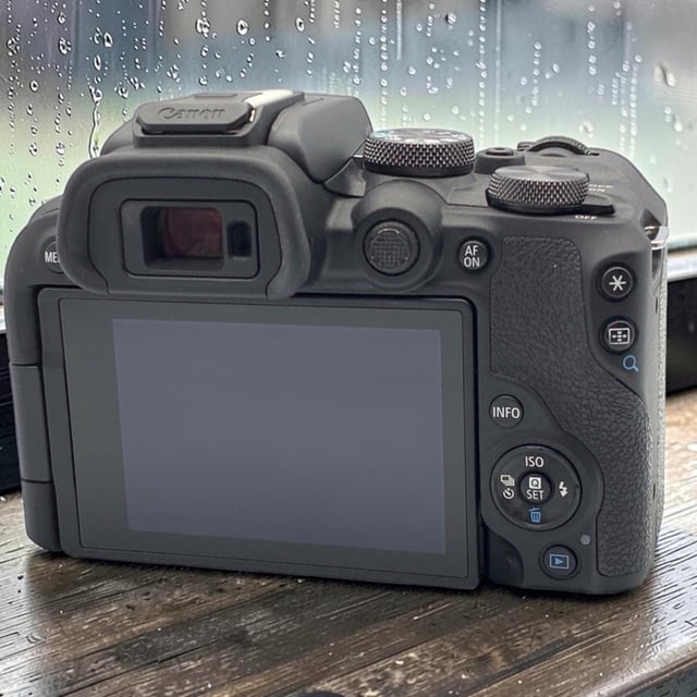 EOS R10 ボディ