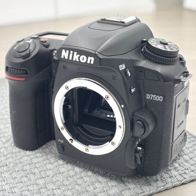 D7500 ボディ
