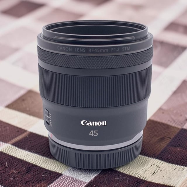 RF45mm F1.2 STM