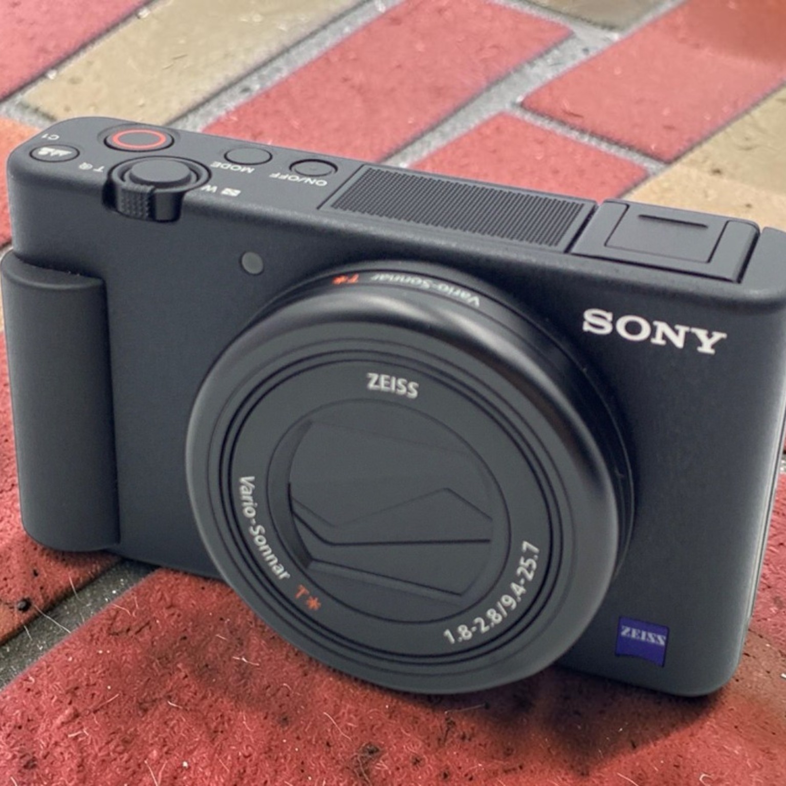 SONY VLOGCAM ZV-1 