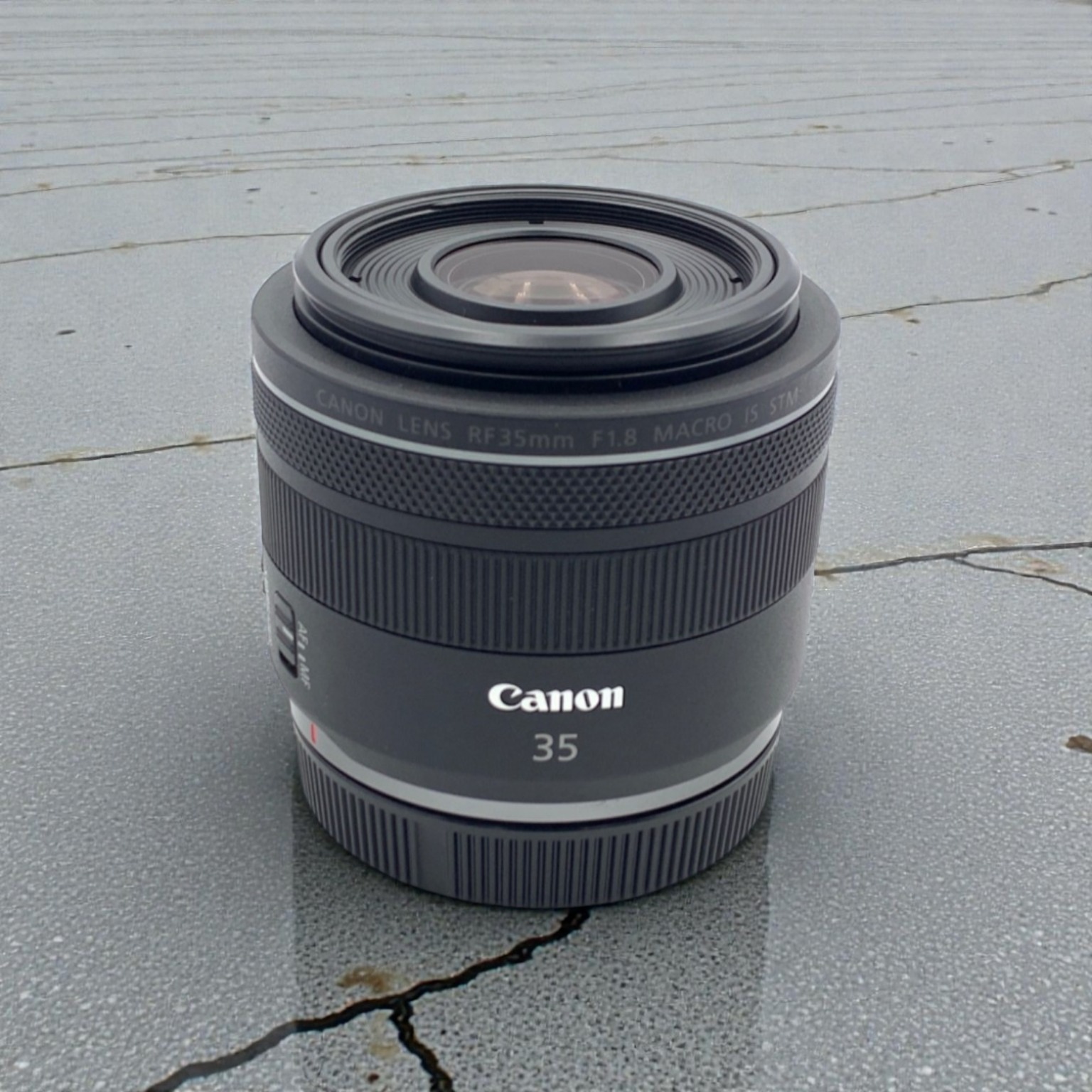 Canon RF 35mm F1.8 マクロ IS STMの新品/中古の在庫一覧 | みんなのカメラ