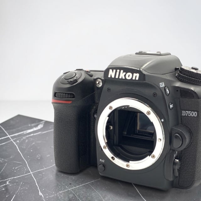 D7500 ボディ