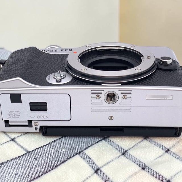 OLYMPUS PEN E-P7 ボディ "シルバー"