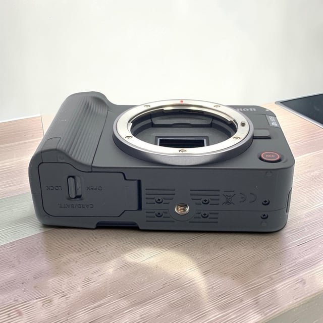 EOS R50 V ボディ "ブラック"