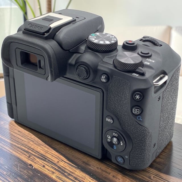 EOS R10 ボディ