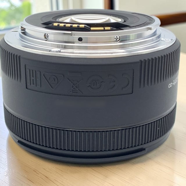 EF 50mm F1.8 STM