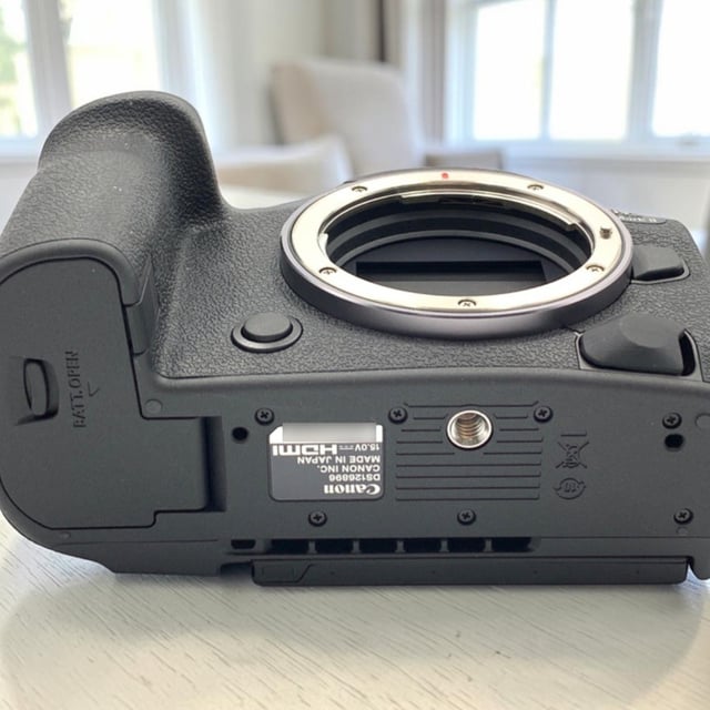 EOS R5 Mark II ボディ
