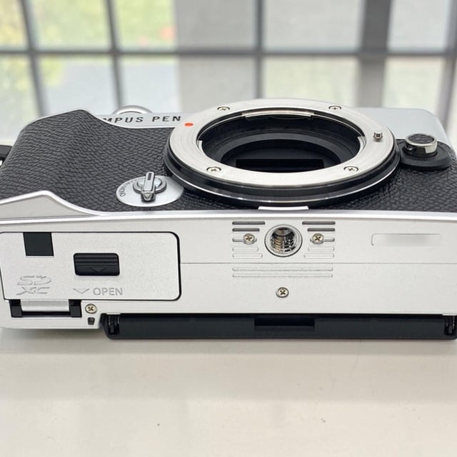 OLYMPUS PEN E-P7 ボディ "シルバー"