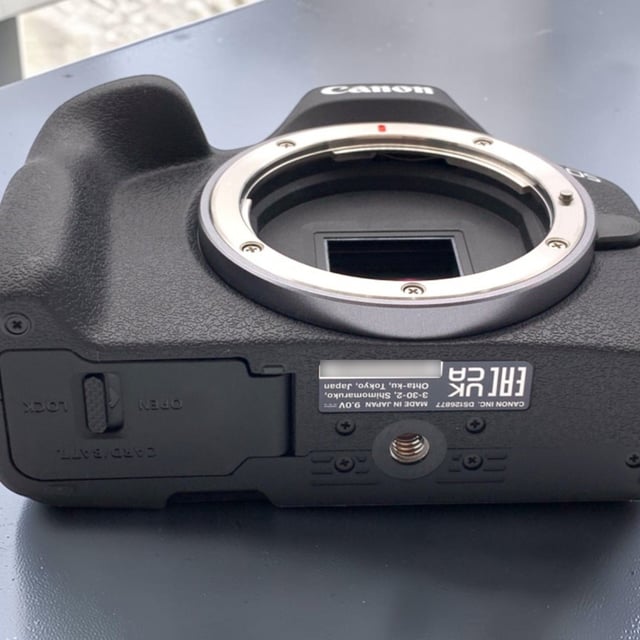 EOS R50 ボディ "ブラック"