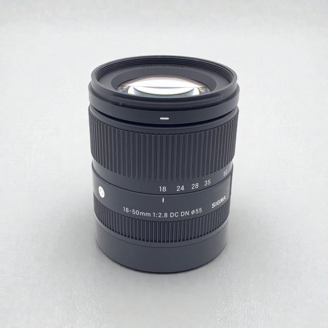 18-50mm F2.8 DC DN