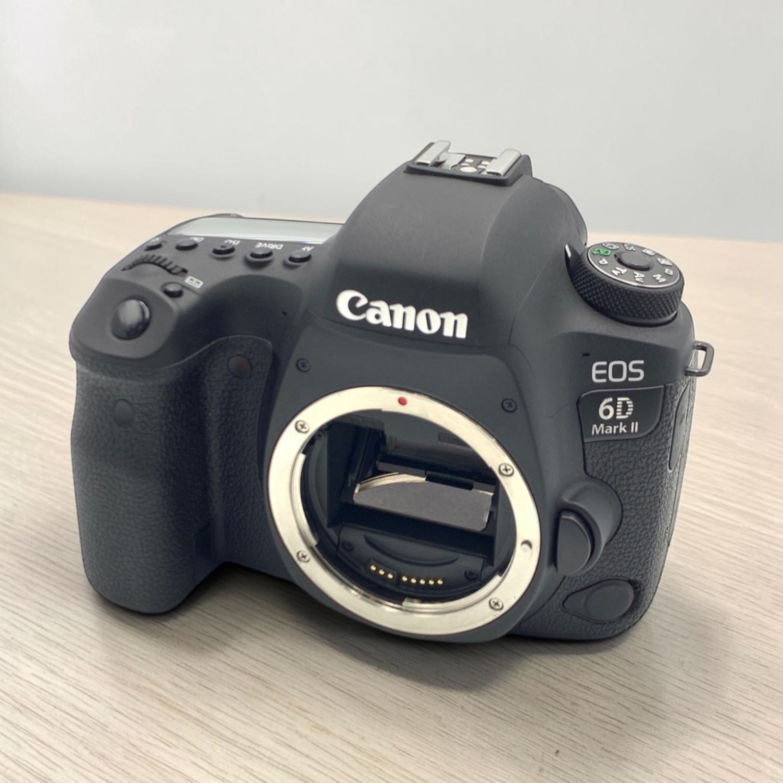 Canon EOS 6D Mark II ボディの中古 (美品)・¥97,200 by tonnel