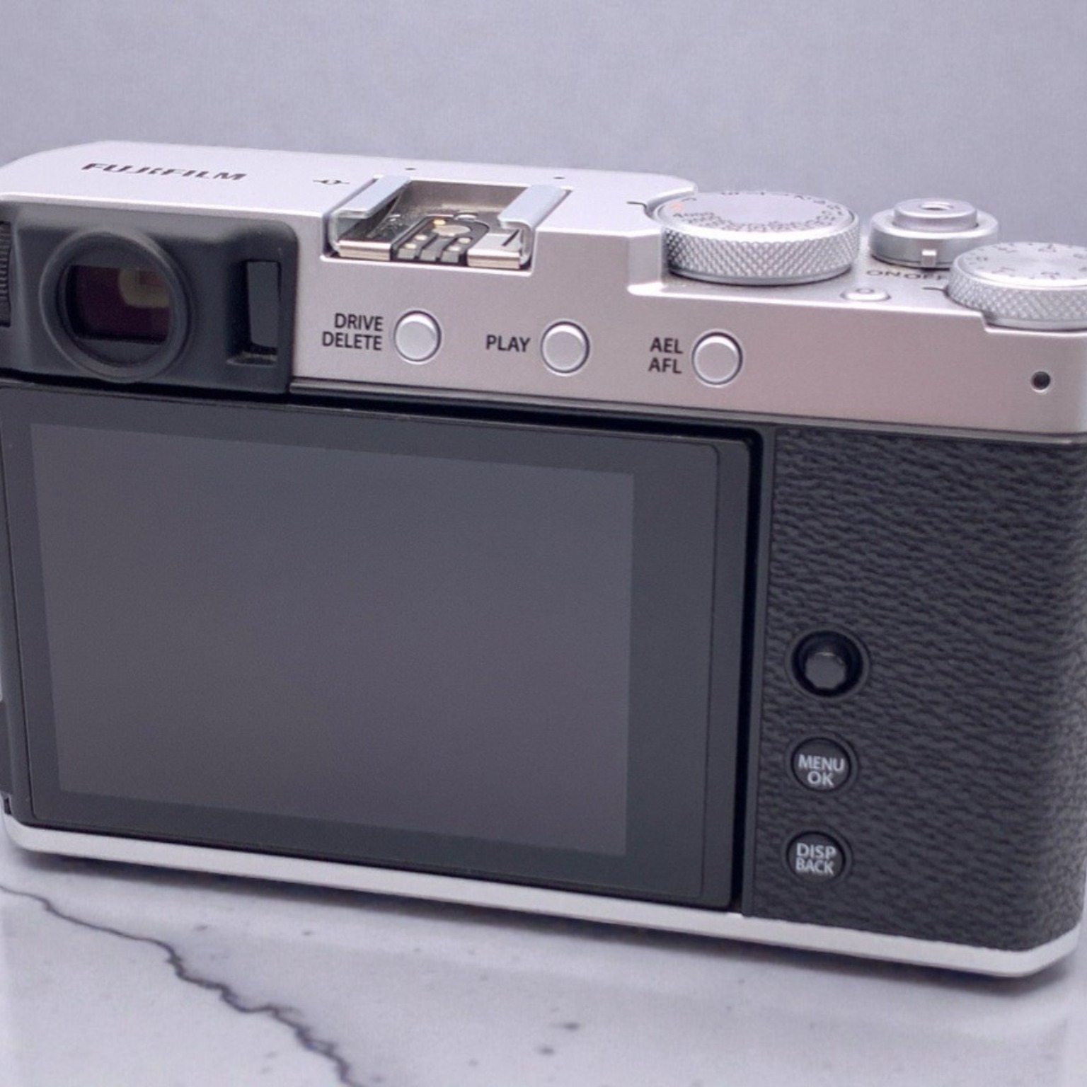 富士フイルム X-E4 ボディ 