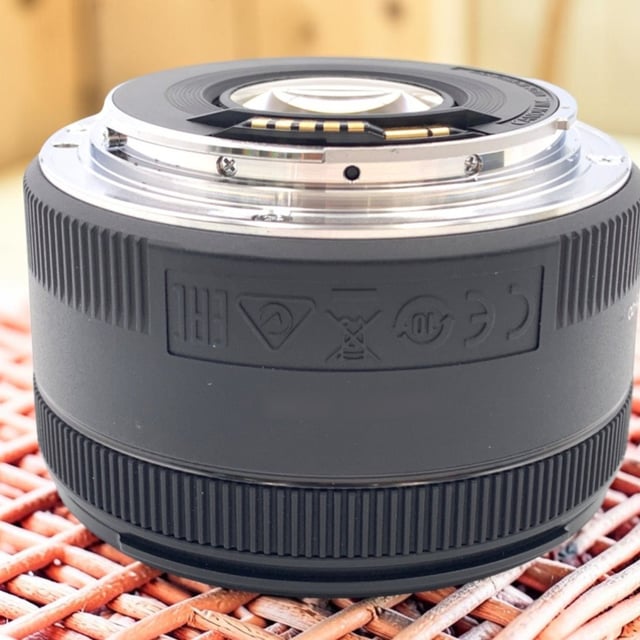 EF 50mm F1.8 STM