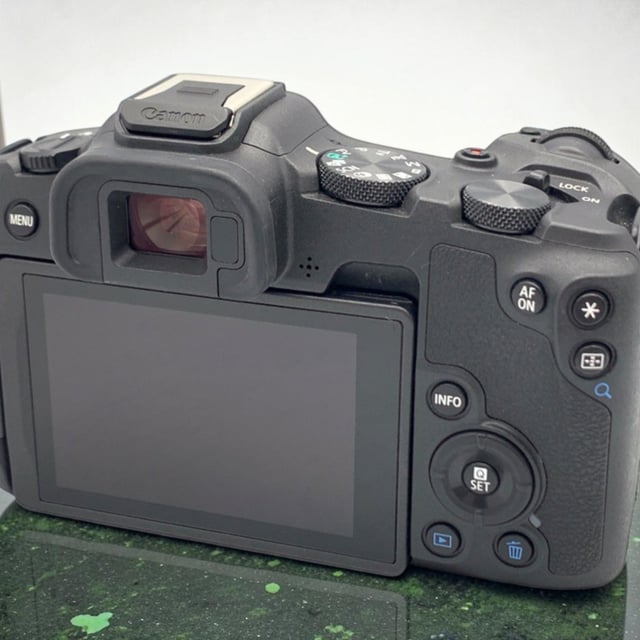 EOS R8 ボディ
