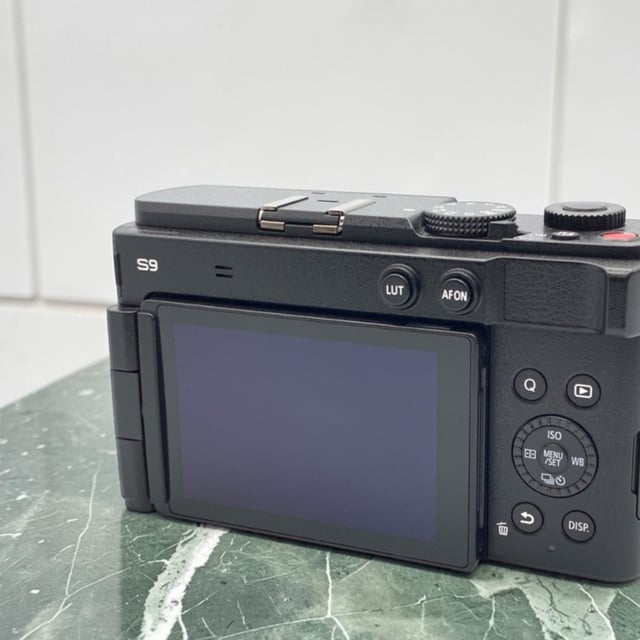LUMIX S9(DC-S9) ボディ