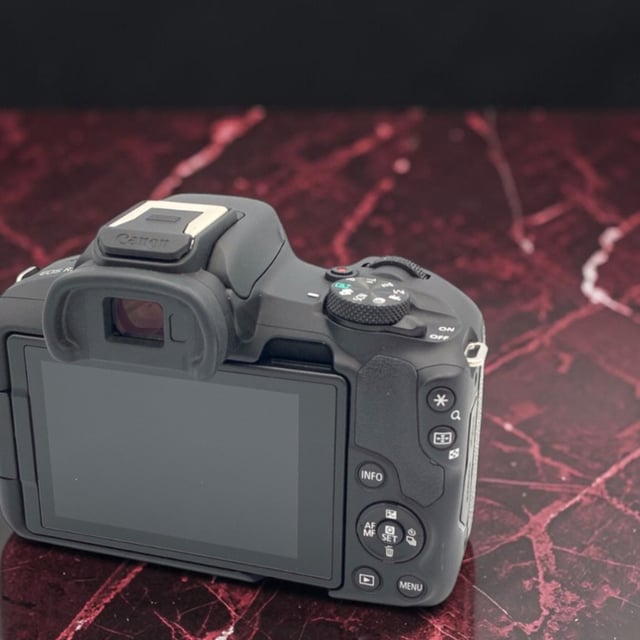 EOS R50 ボディ "ブラック"
