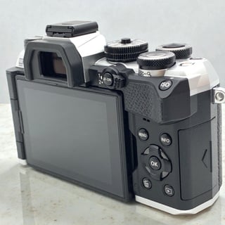 OM-5 Mark II ボディ "シルバー"