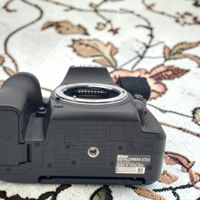 D7500 ボディ