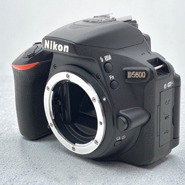 D5600 ボディ