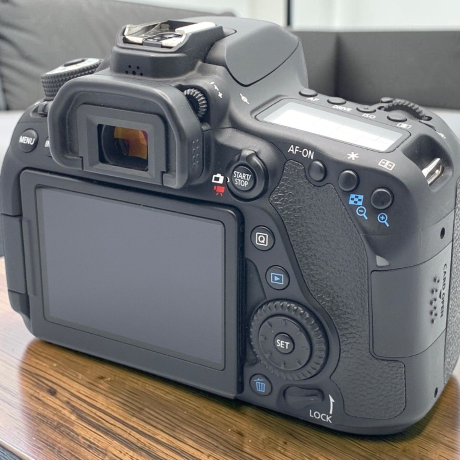【美品】Canon キャノン EOS 80D ボディ【動作確認済】 CONTAX（コンタックス） Canon EOS 80D ボディ 良品 動作確認済み 1
