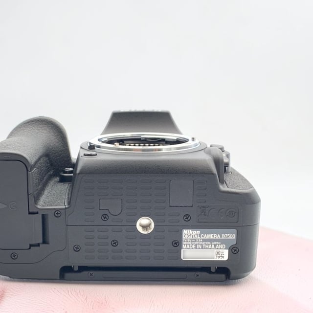 D7500 ボディ