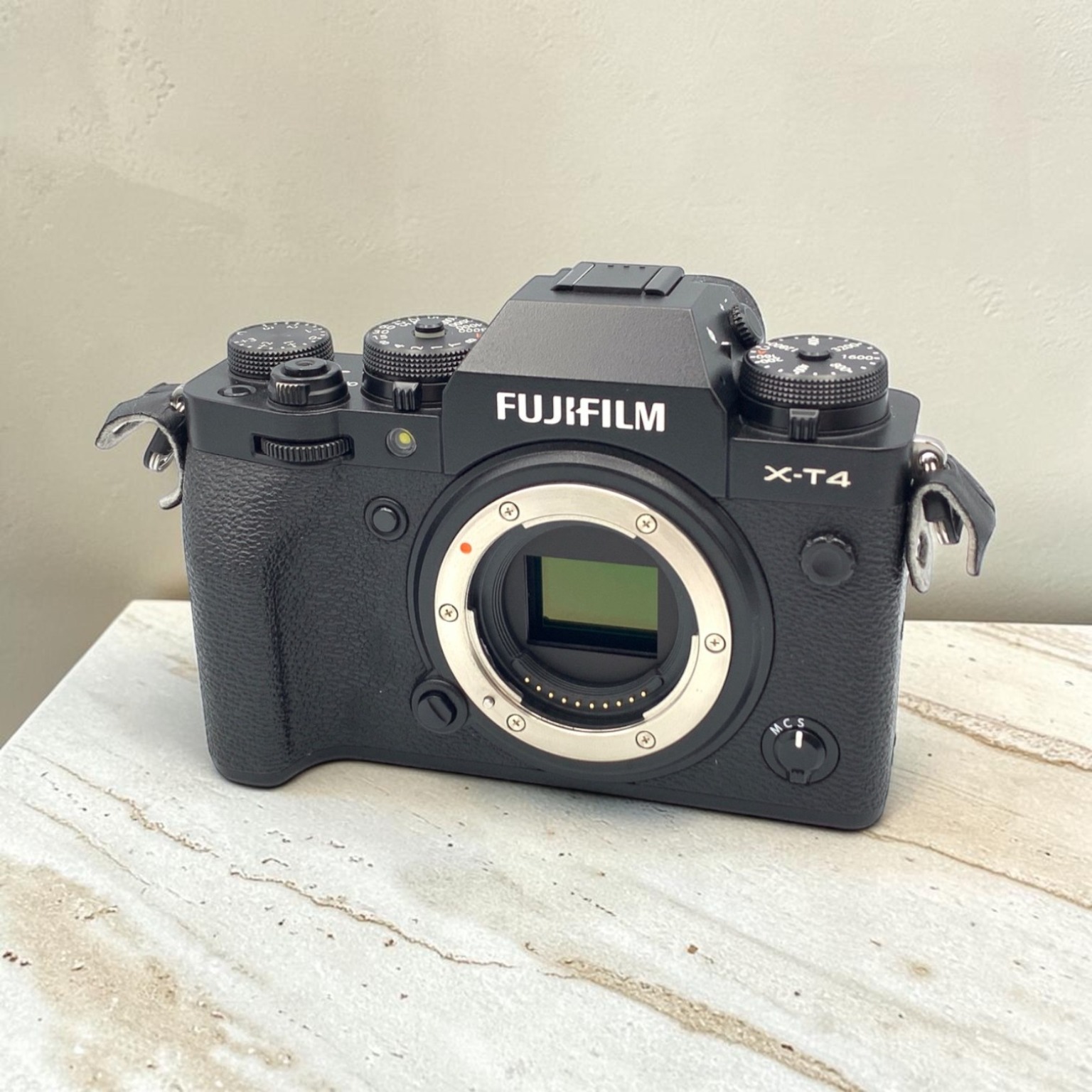 富士フイルム X-T4 ボディ 