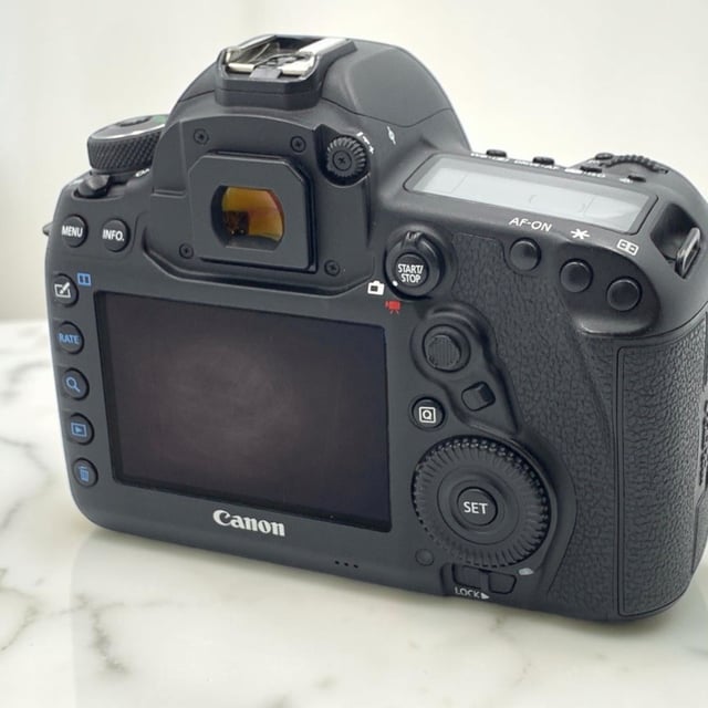 EOS 5D Mark IV ボディ