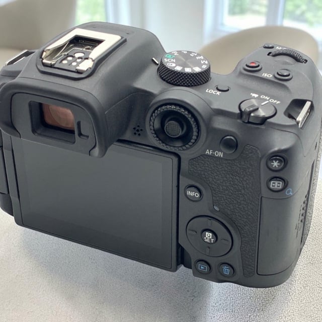 EOS R7 ボディ