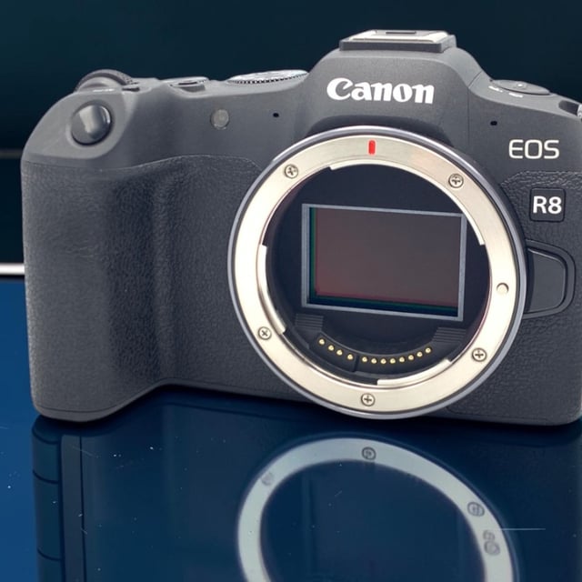 EOS R8 ボディ