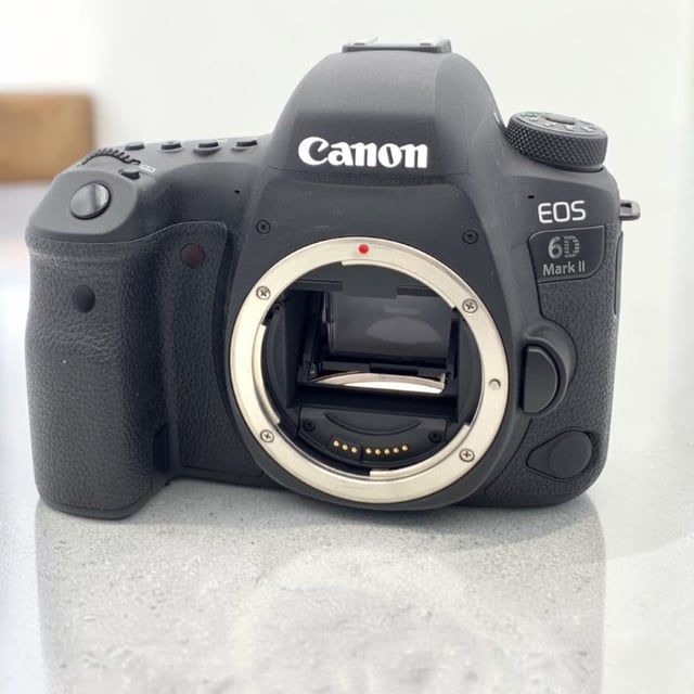 EOS 6D Mark II ボディ