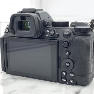 Z5II ボディ