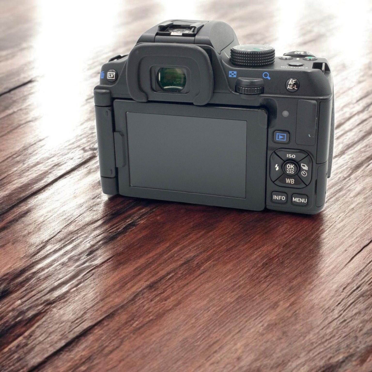 PENTAX K-70 ボディ ブラック M111 PENTAX K-70 ボディ ブラック M111 PENTAX K-70 ボディ 中古価格比較