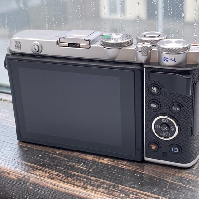 OLYMPUS PEN E-P7 ボディ