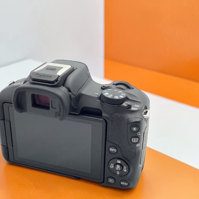 EOS R50 ボディ "ブラック"
