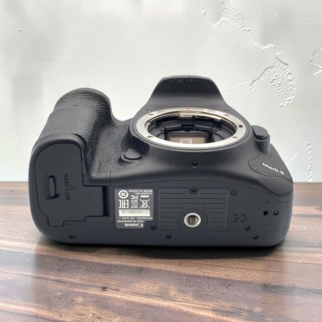 EOS 7D Mark II ボディ