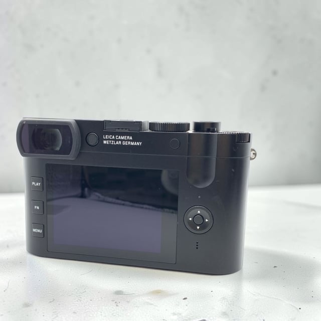 LEICA Q2
