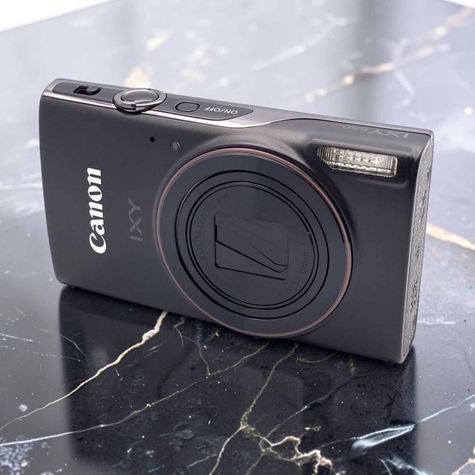 Canon IXY 650 