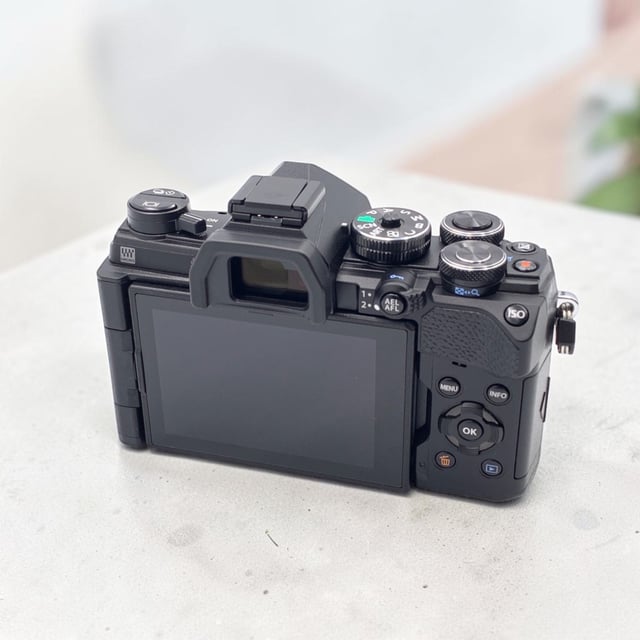 OM-5 ボディ "ブラック"