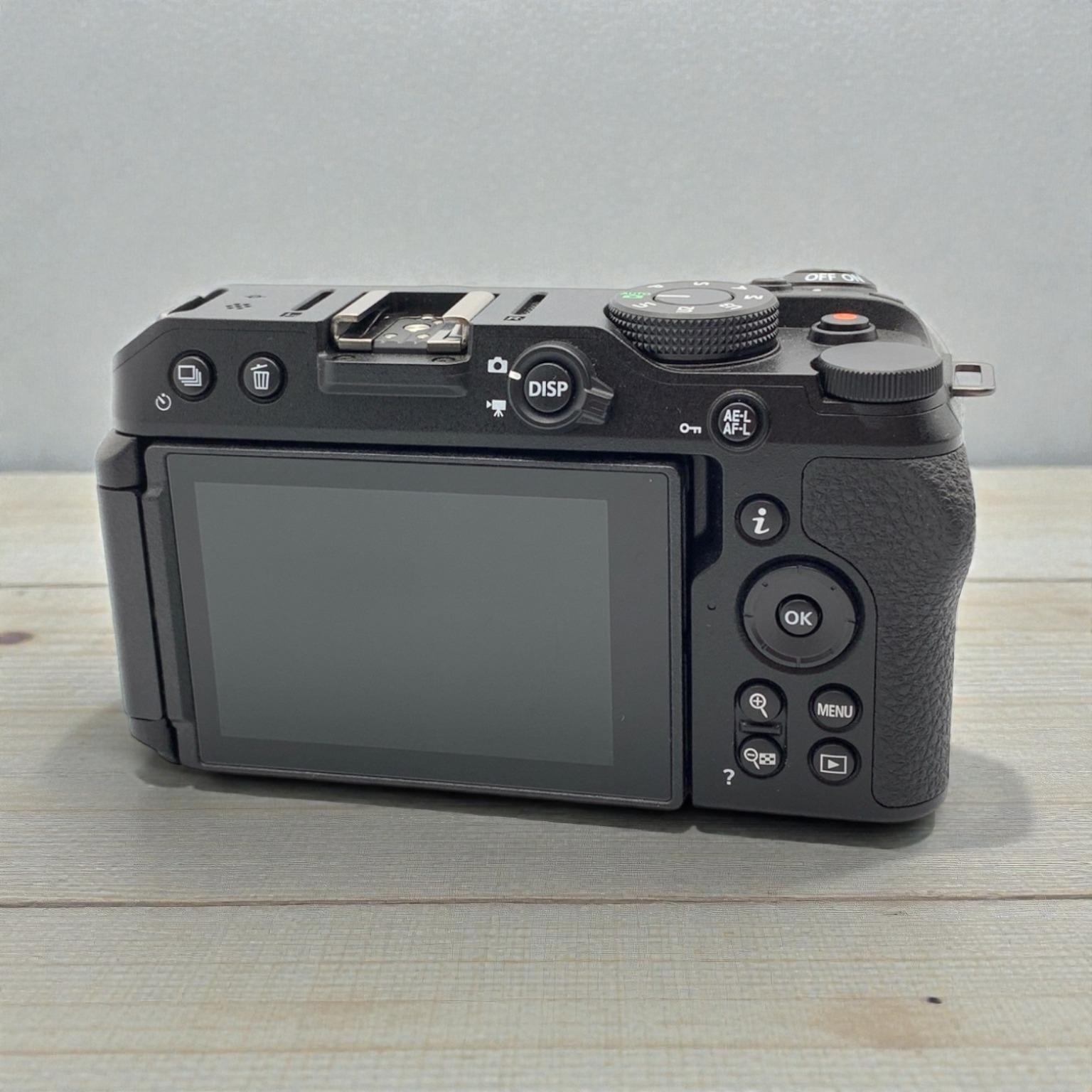 ニコン Z30 ボディの中古 (美品)・¥60,010 | みんなのカメラ