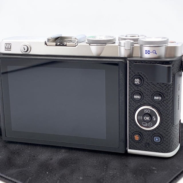 OLYMPUS PEN E-P7 ボディ