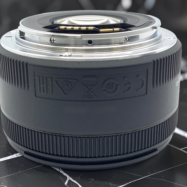 EF 50mm F1.8 STM