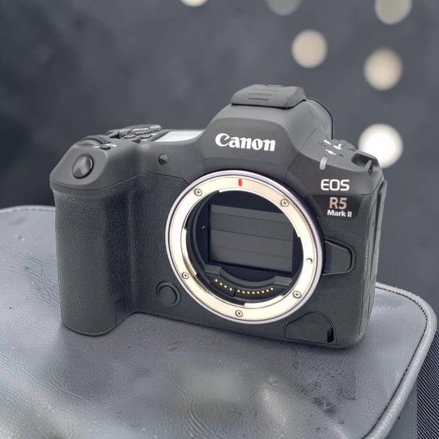 EOS R5 Mark II ボディ