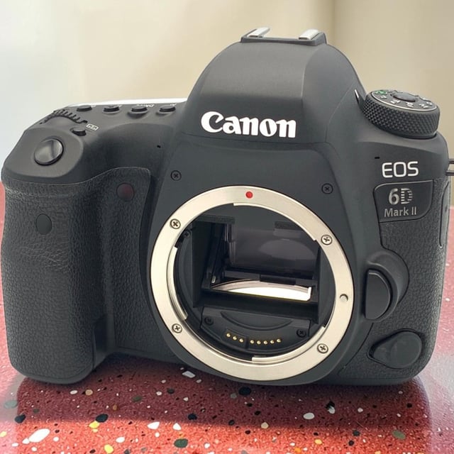 EOS 6D Mark II ボディ