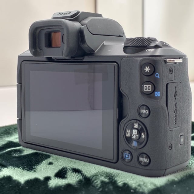 EOS Kiss M ボディ "ブラック"